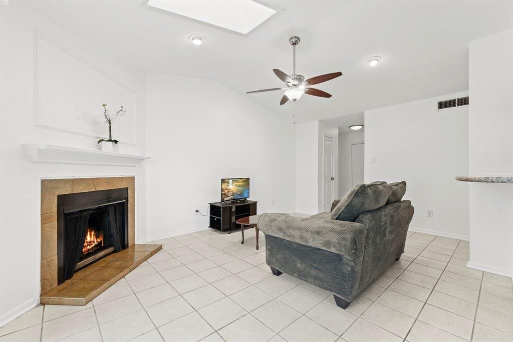 2120 El Paseo Street, #2206, Houston, TX 77054 2120 El Paseo Street, #2206, Houston, TX 77054