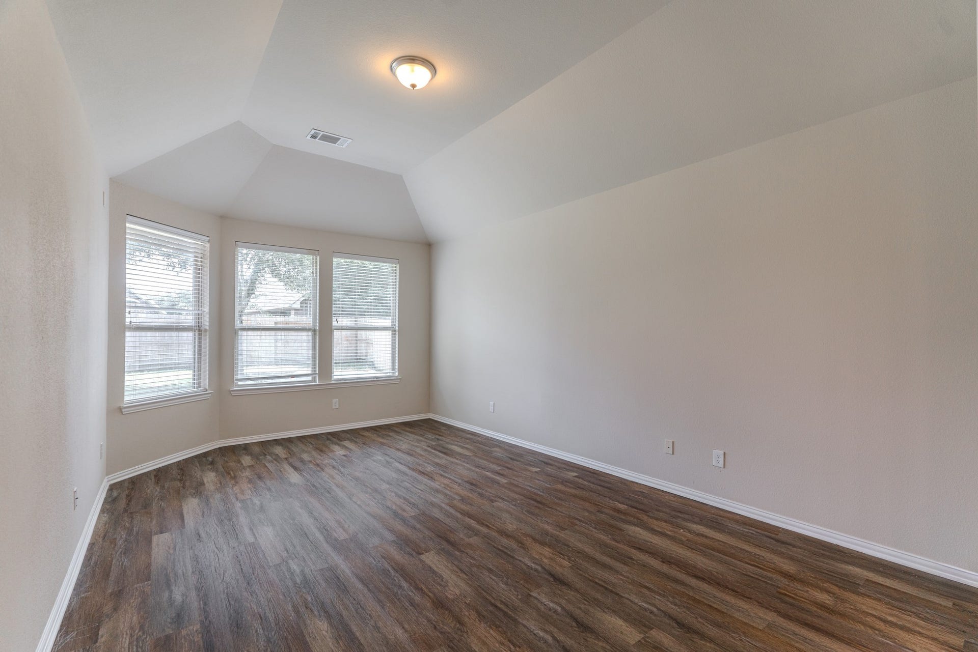8118 Little Scarlet Street, Conroe, TX 77385 Master bedroom