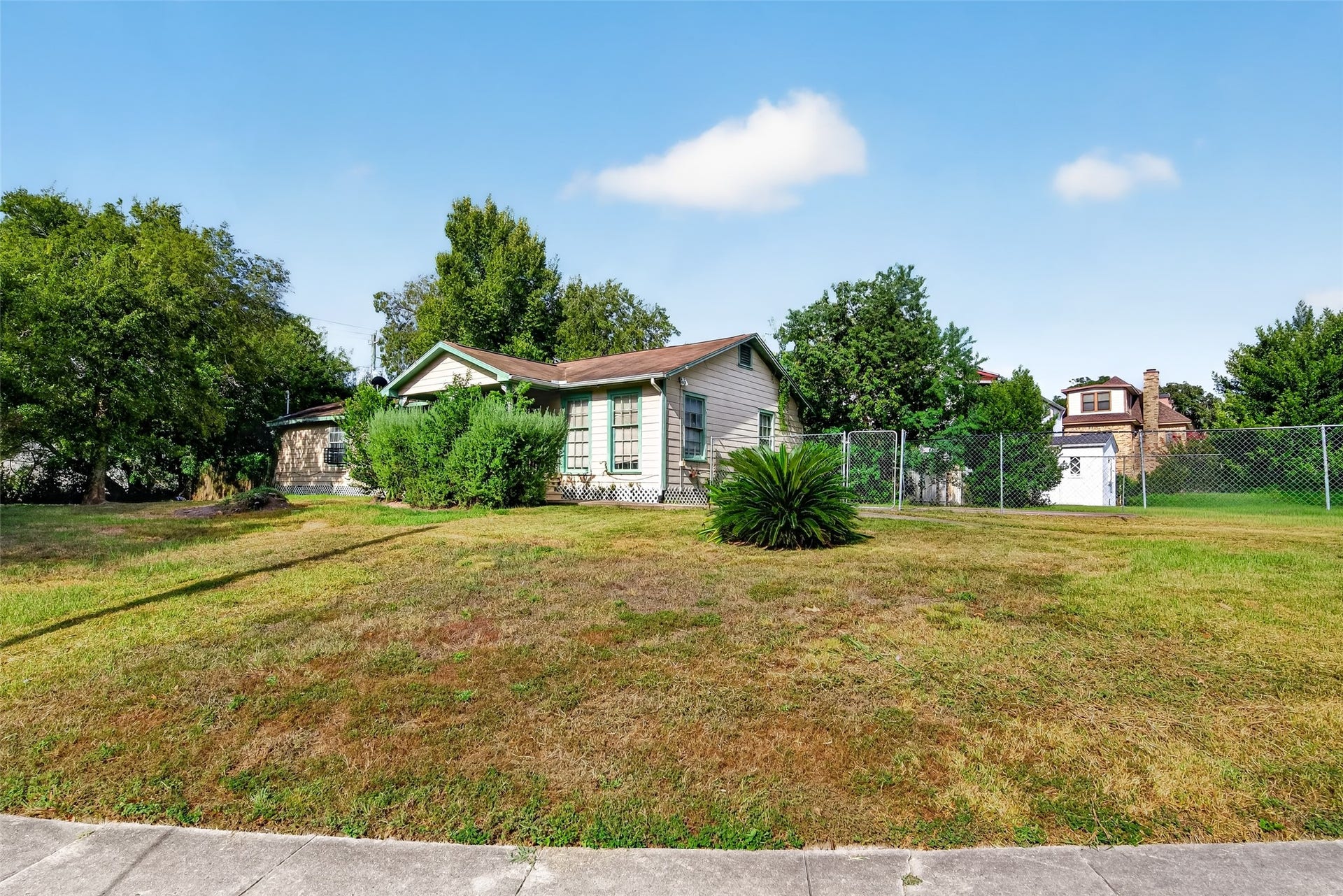5130 Live Oak Street, Houston, TX 77004
