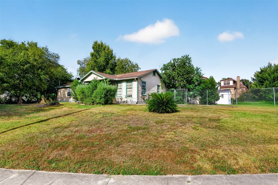 Property photo for 5130 Live Oak Street, Houston, TX