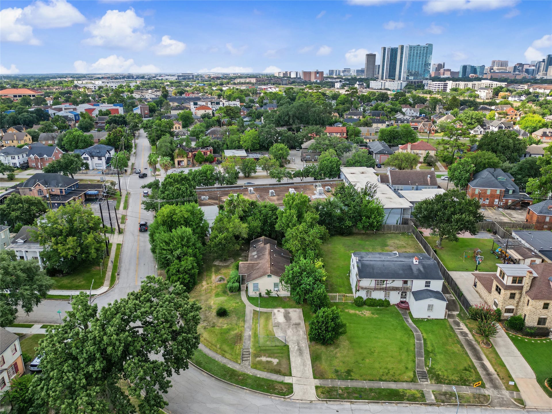 5130 Live Oak Street, Houston, TX 77004