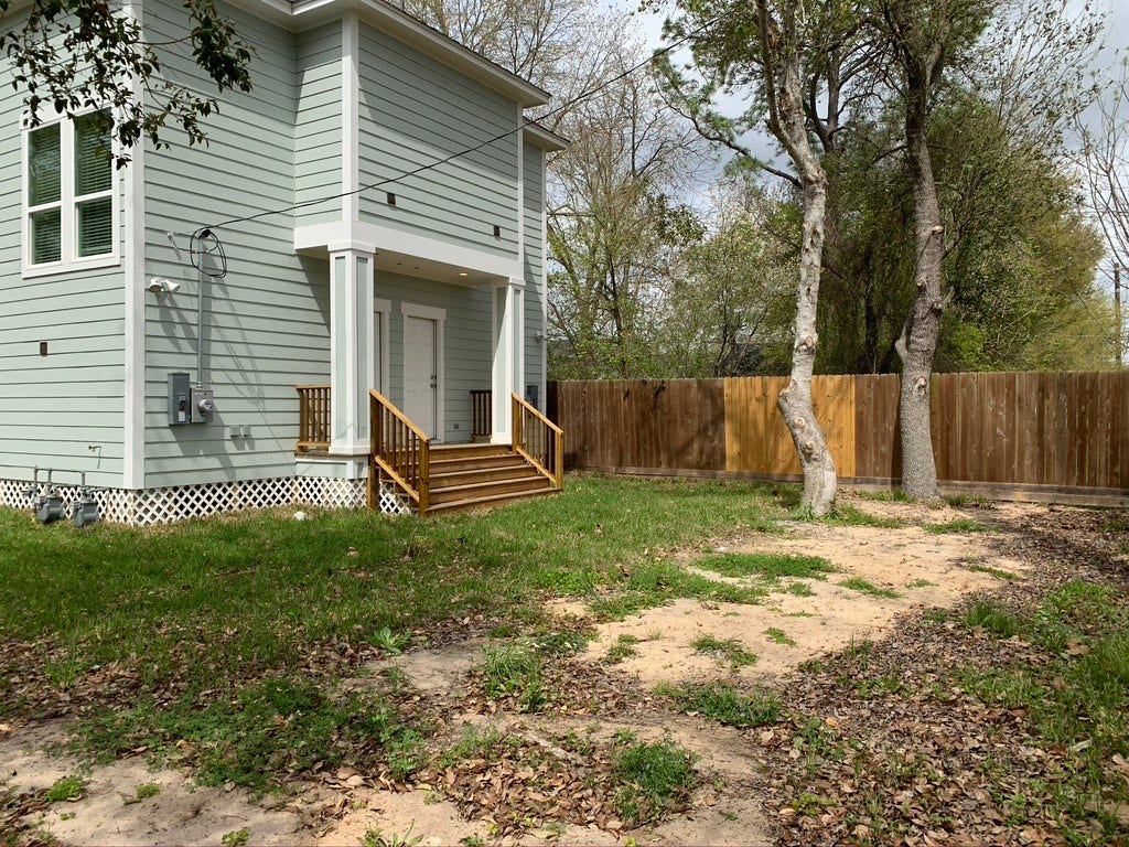2509 S Grand Boulevard, Pearland, TX 77581 Backyard