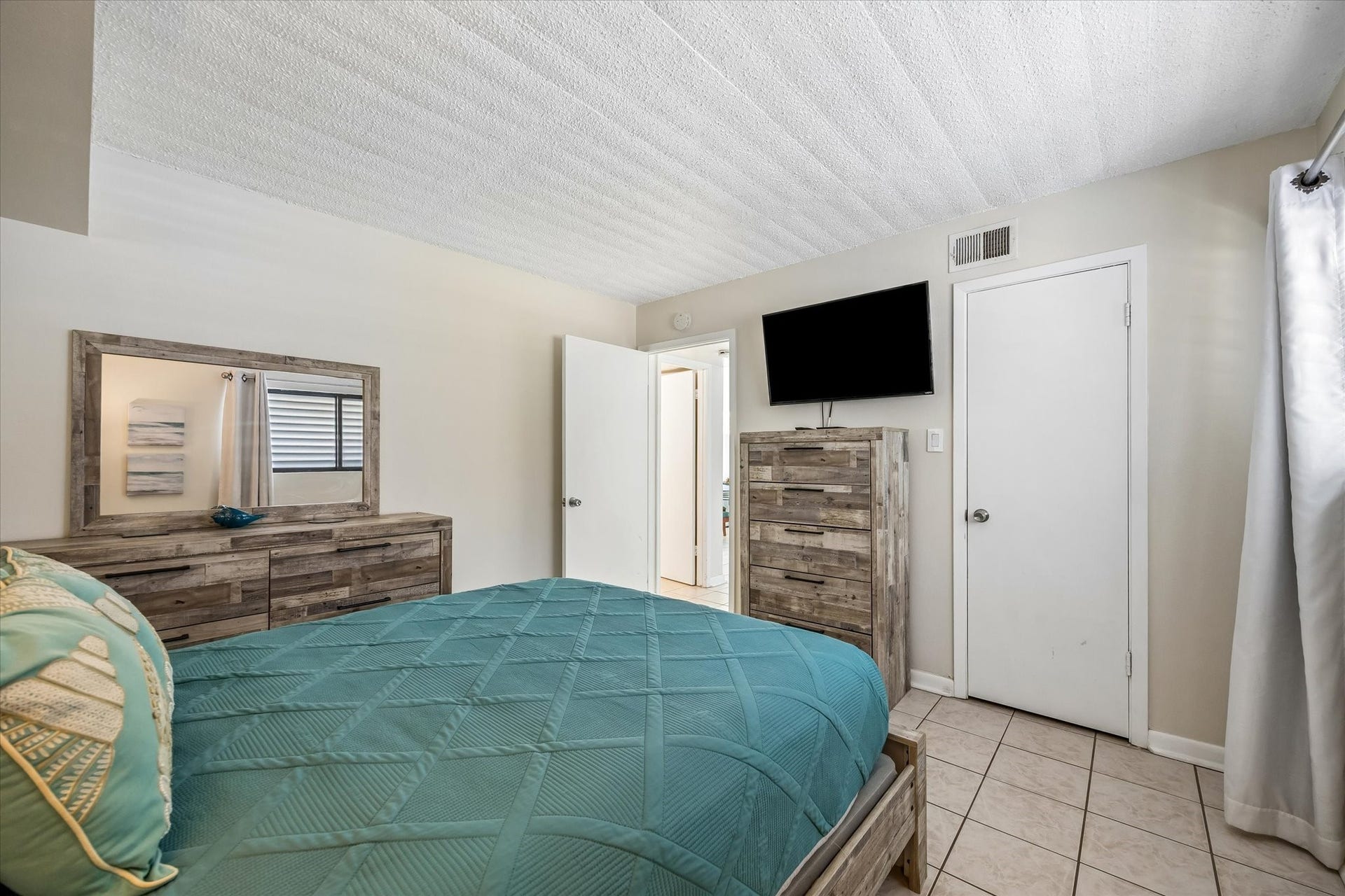 7310 Seawall Boulevard, #402, Galveston, TX 77551 7310 Seawall Boulevard, #402, Galveston, TX 77551