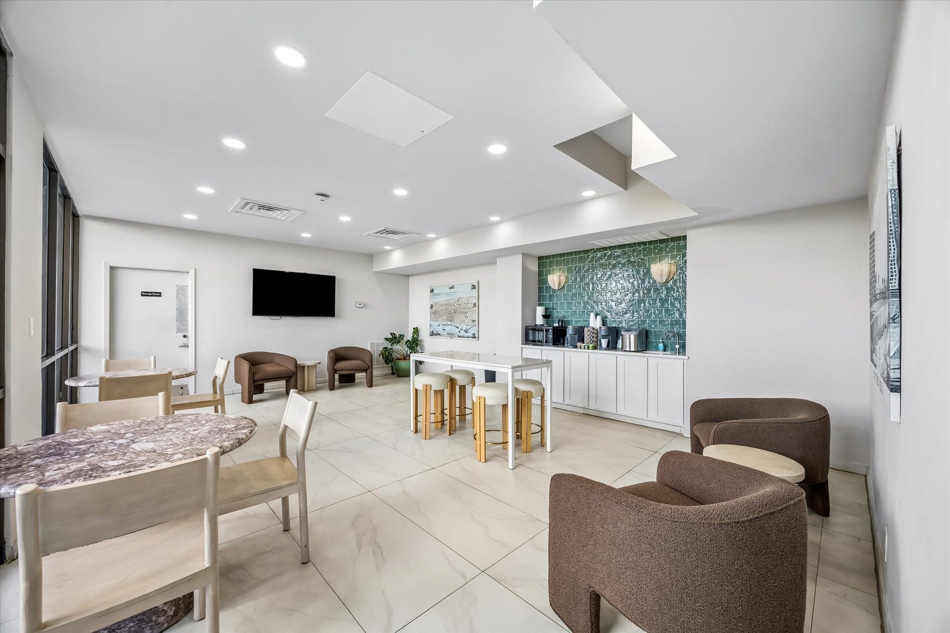 7310 Seawall Boulevard, #402, Galveston, TX 77551 7310 Seawall Boulevard, #402, Galveston, TX 77551