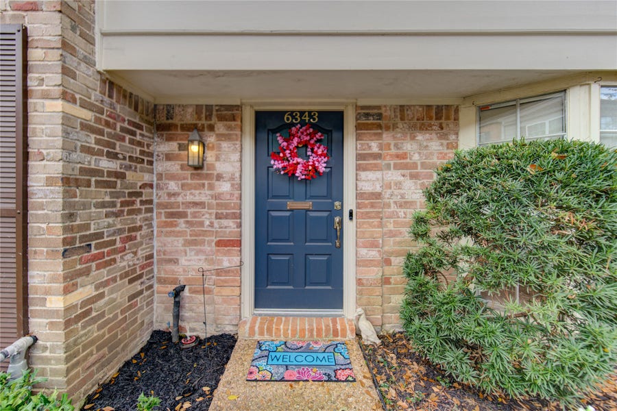 Property photo for 6343 Briar Rose Drive, #142, Houston, TX