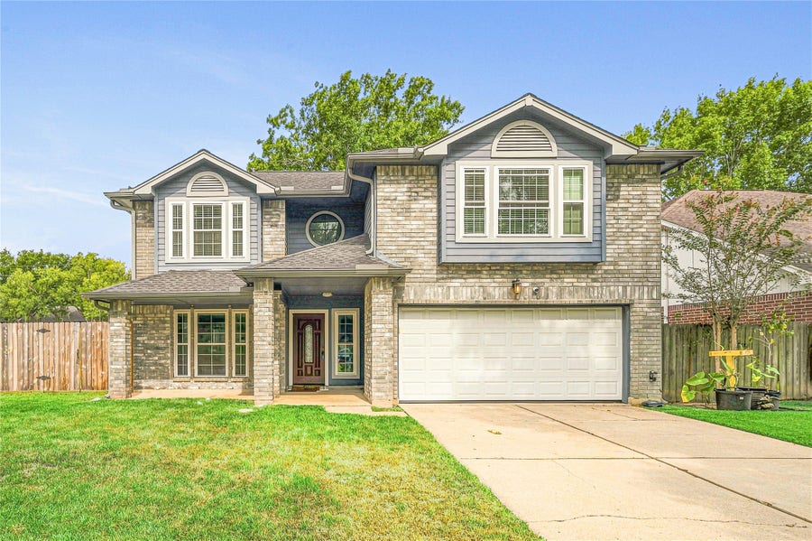 Property photo for 2122 Courtshire Lane, Sugar Land, TX