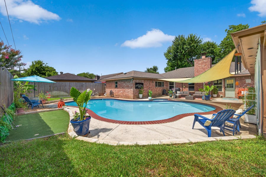 Property photo for 2927 Cypress Point Drive, Missouri City, TX
