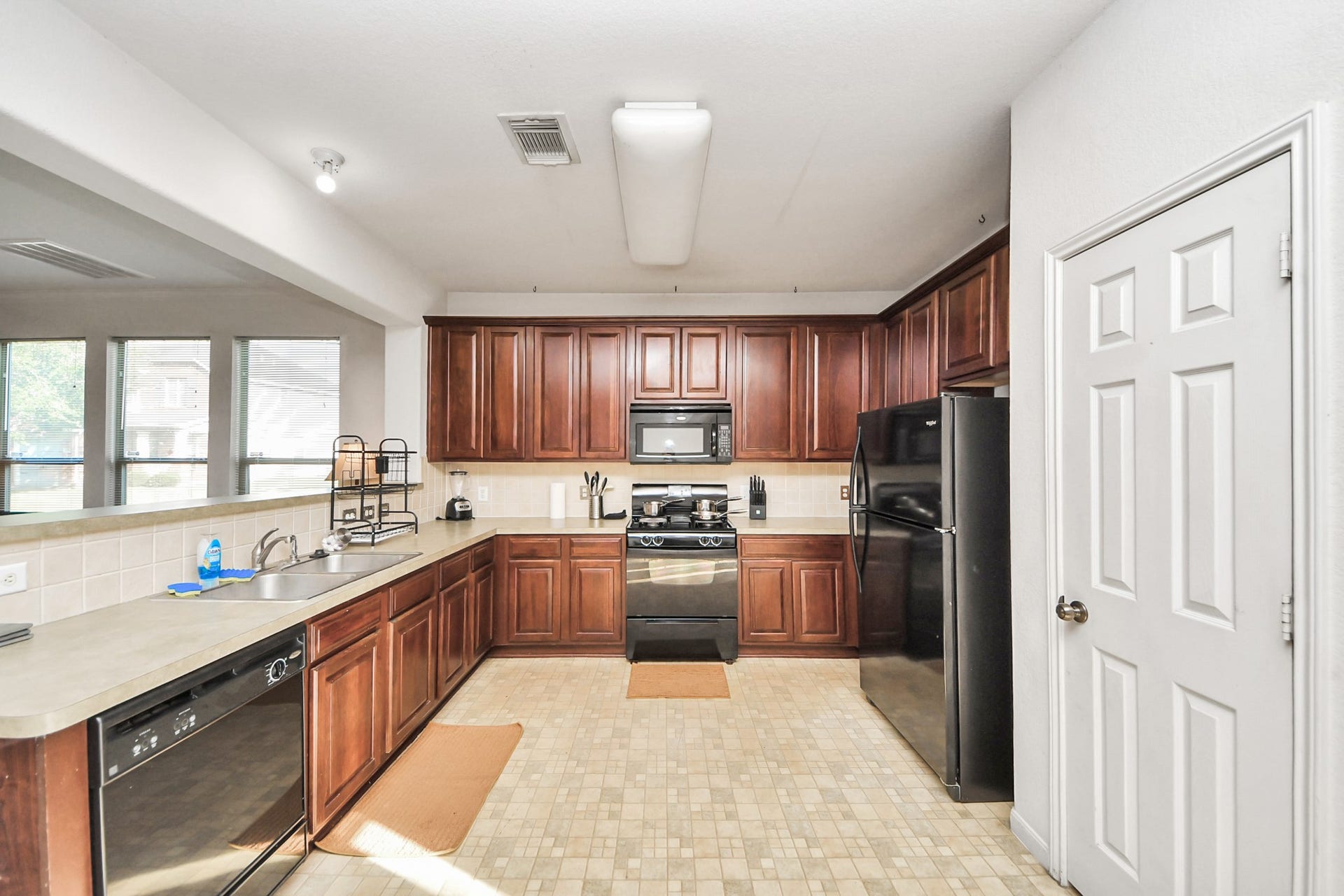 7903 Barnes Ridge Lane, Houston, TX 77072 Kitchen