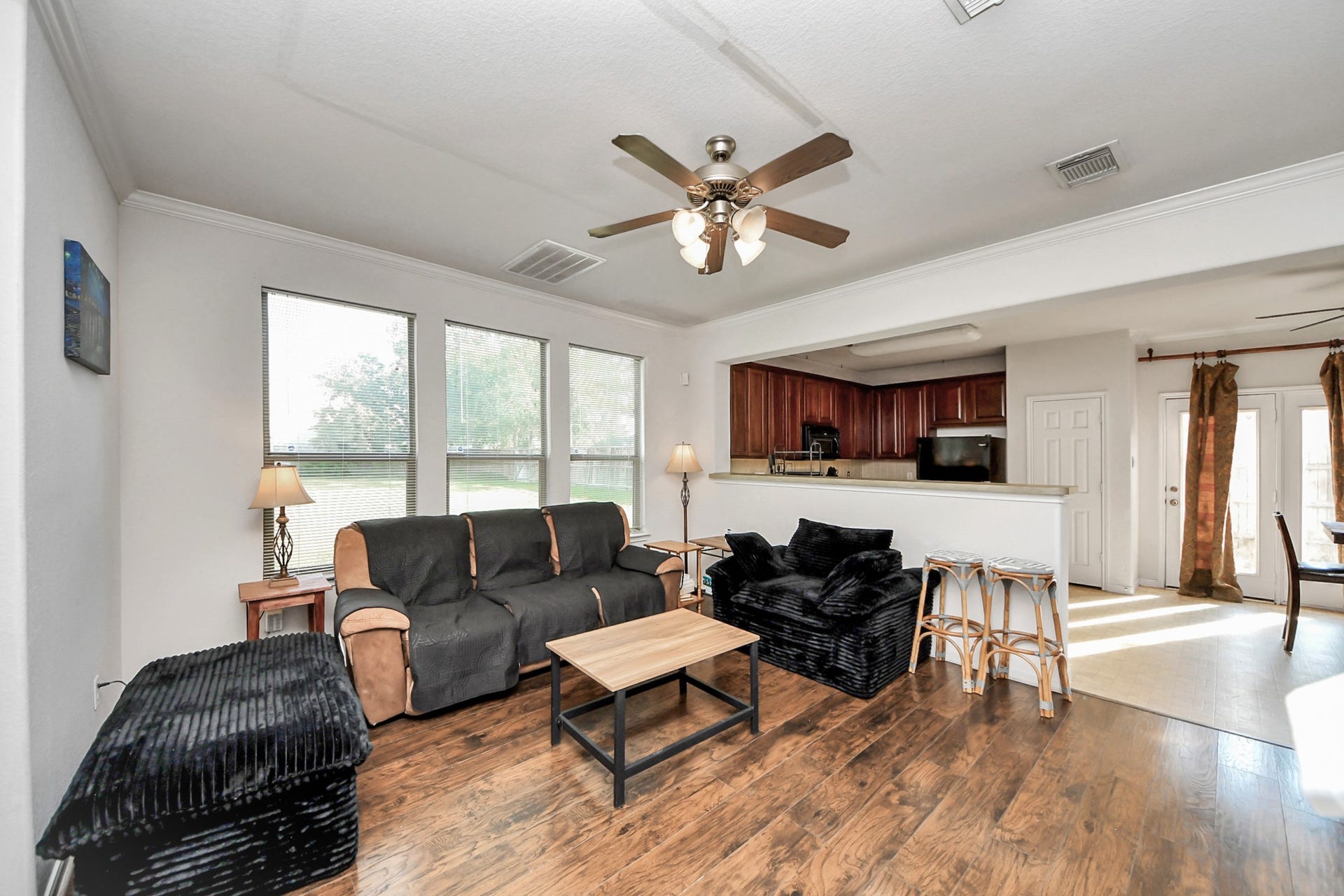 7903 Barnes Ridge Lane, Houston, TX 77072 Formal Living