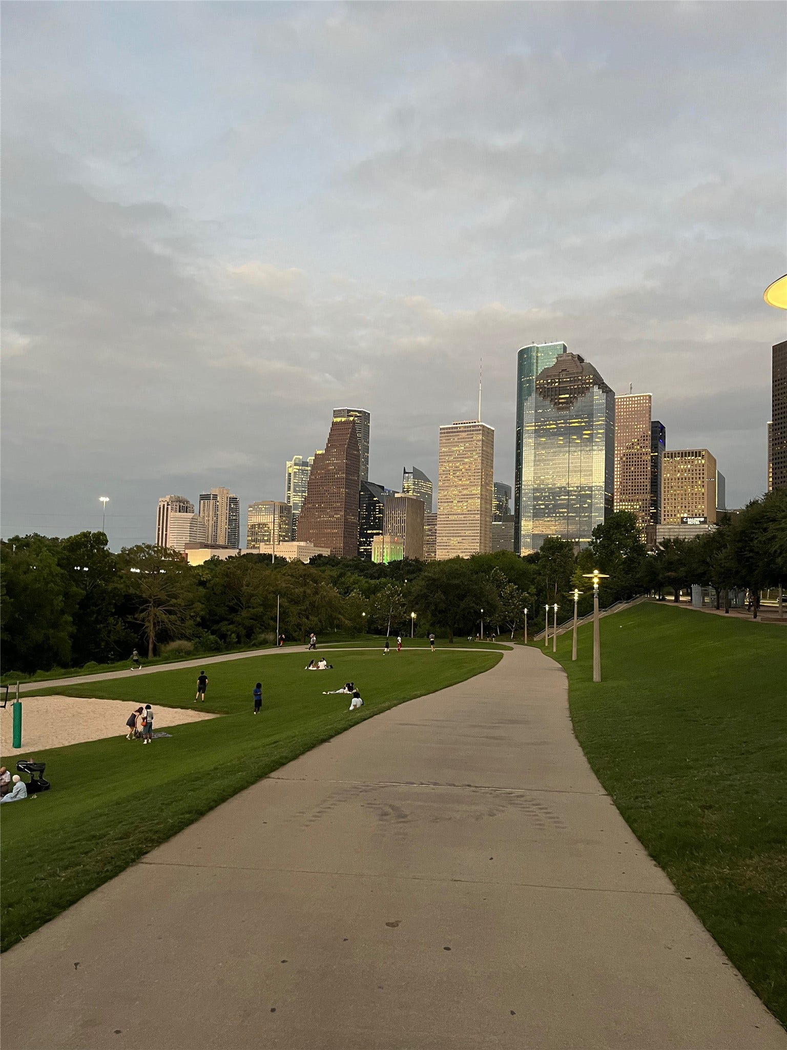 5353 Memorial Drive, #1006, Houston, TX 77007 Many beautiful parks & bike trails nearby.