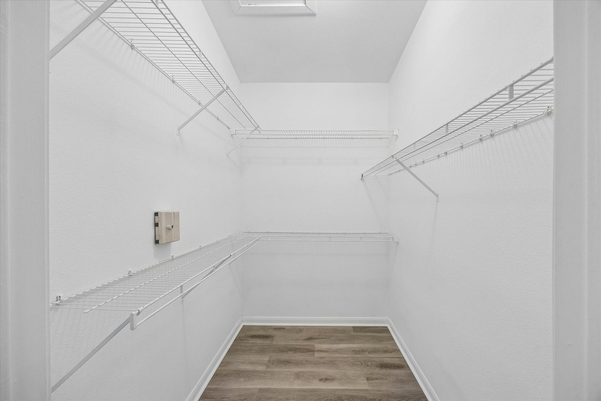 5353 Memorial Drive, #1006, Houston, TX 77007 walk-in closet.