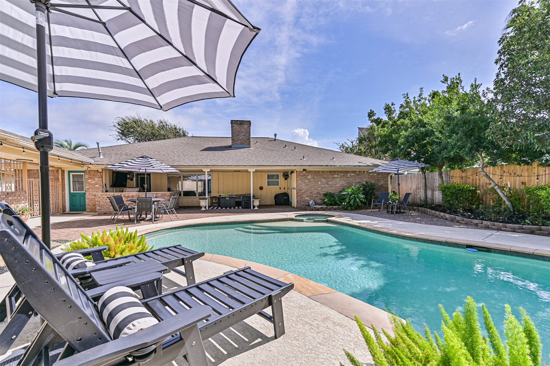 7 Park Lane, Galveston, TX 77551 7 Park Lane, Galveston, TX 77551