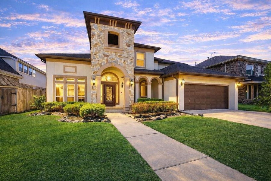 Property photo for 6015 Turner Shadow Lane, Sugar Land, TX