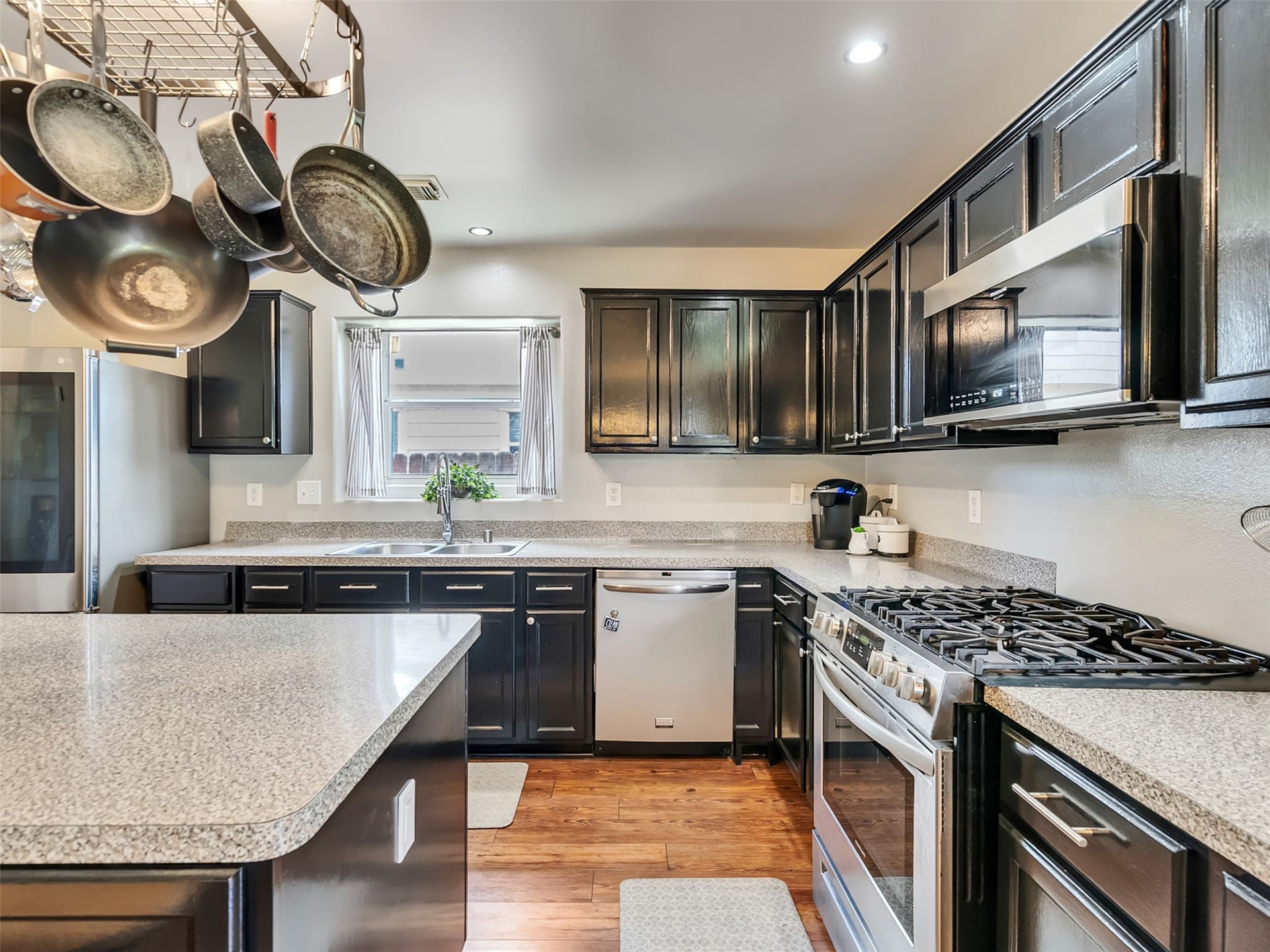 5302 Rio Ramos Street, Rosharon, TX 77583 5302 Rio Ramos Street, Rosharon, TX 77583