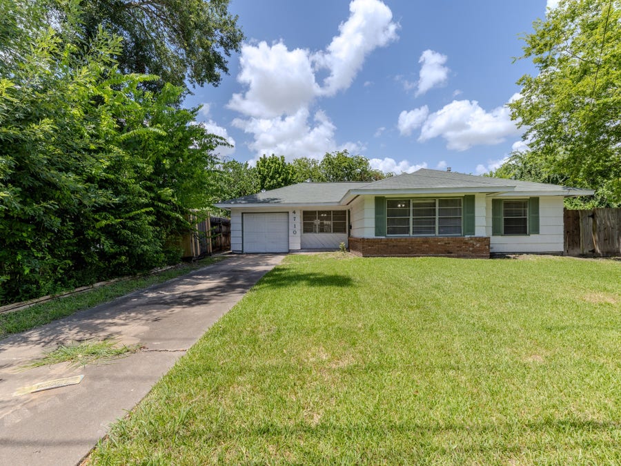 Property photo for 4710 Glenmont Street, Bellaire, TX