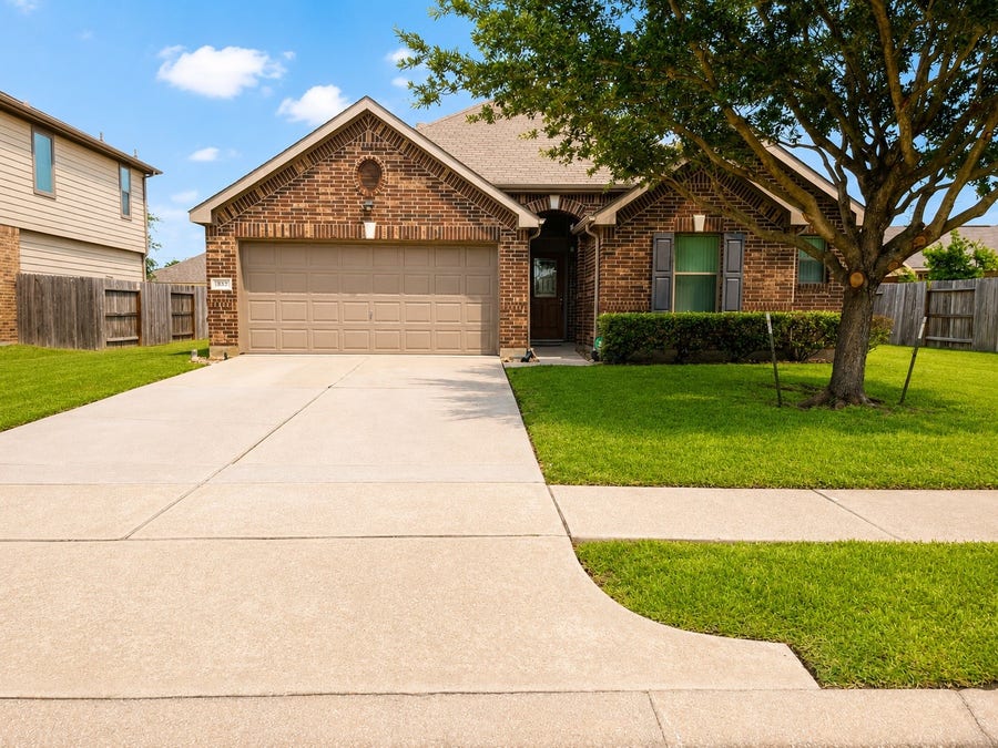 Property photo for 18522 Morgans Forest Lane, Katy, TX