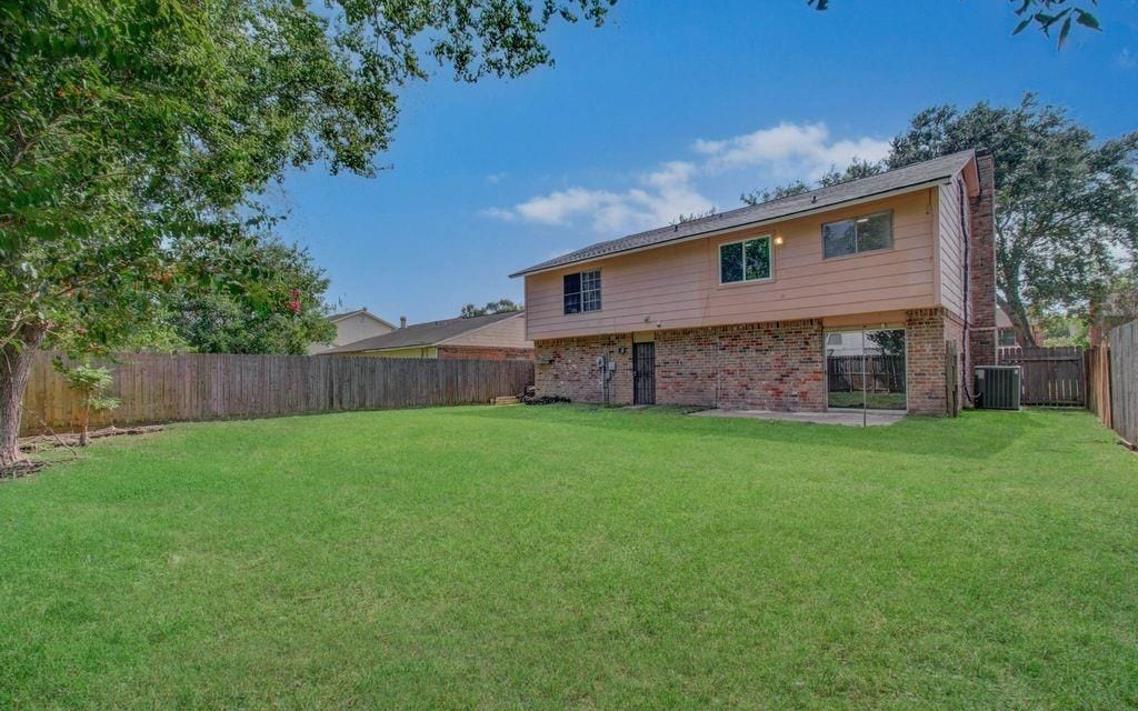 16527 Quail Dale Drive, Houston, TX 77489 16527 Quail Dale Drive, Houston, TX 77489