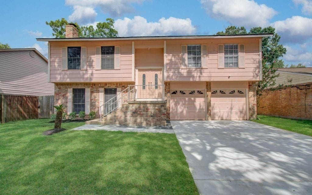 16527 Quail Dale Drive, Houston, TX 77489 16527 Quail Dale Drive, Houston, TX 77489