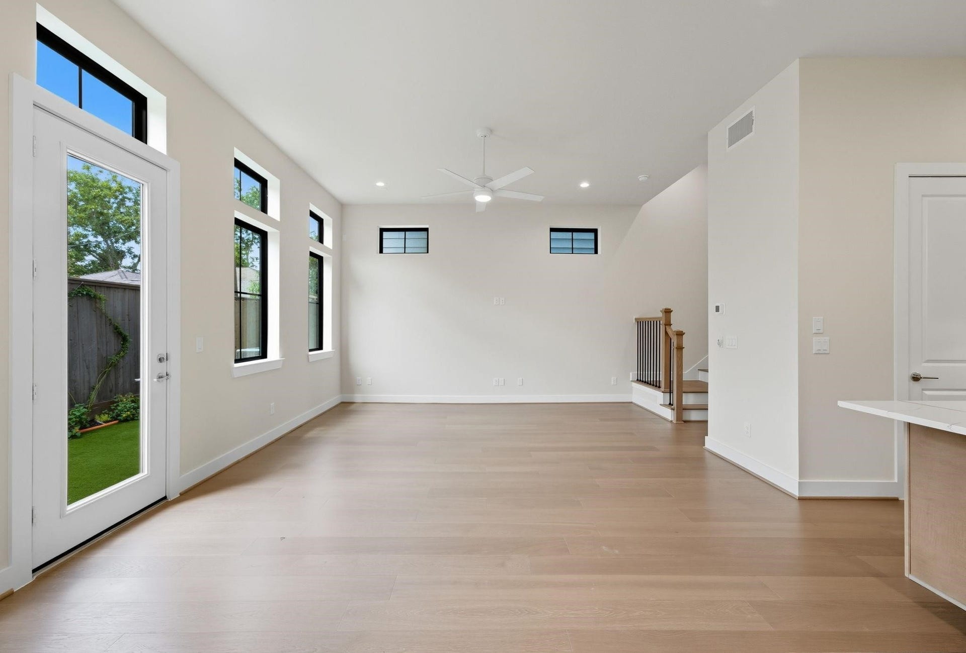 1713 Bologna Lane, Houston, TX 77055 1st Floor Living