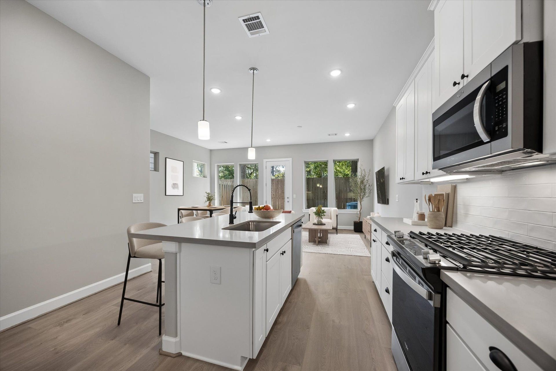5206 Amber Sunrise Drive, Houston, TX 77018 5206 Amber Sunrise Drive, Houston, TX 77018
