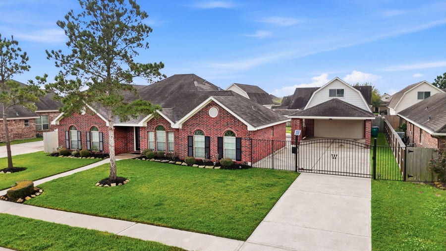 Property photo for 6534 Granbury Road, Manvel, TX