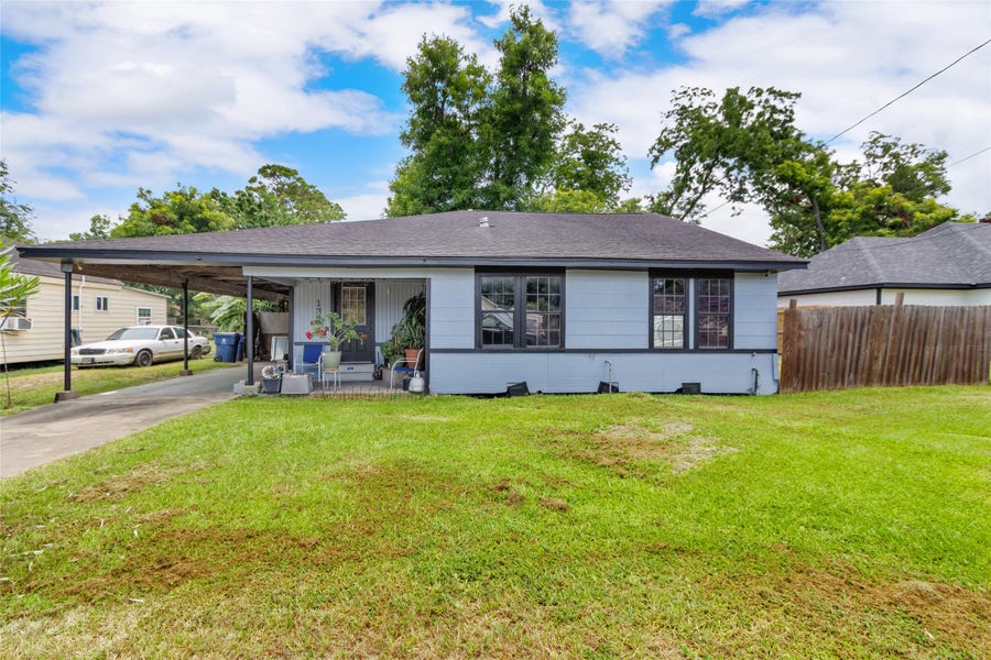 Property photo for 137 Shady Lane, West Columbia, TX