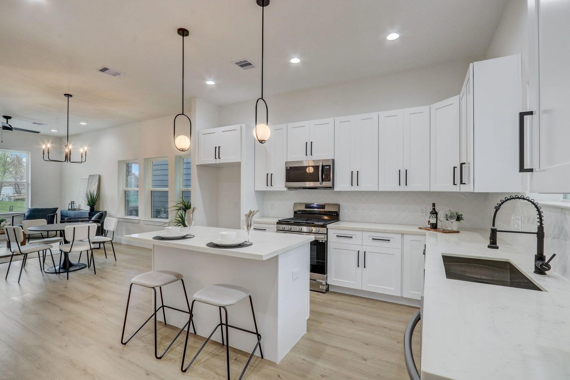 1203 Dewalt Street, Houston, TX 77088