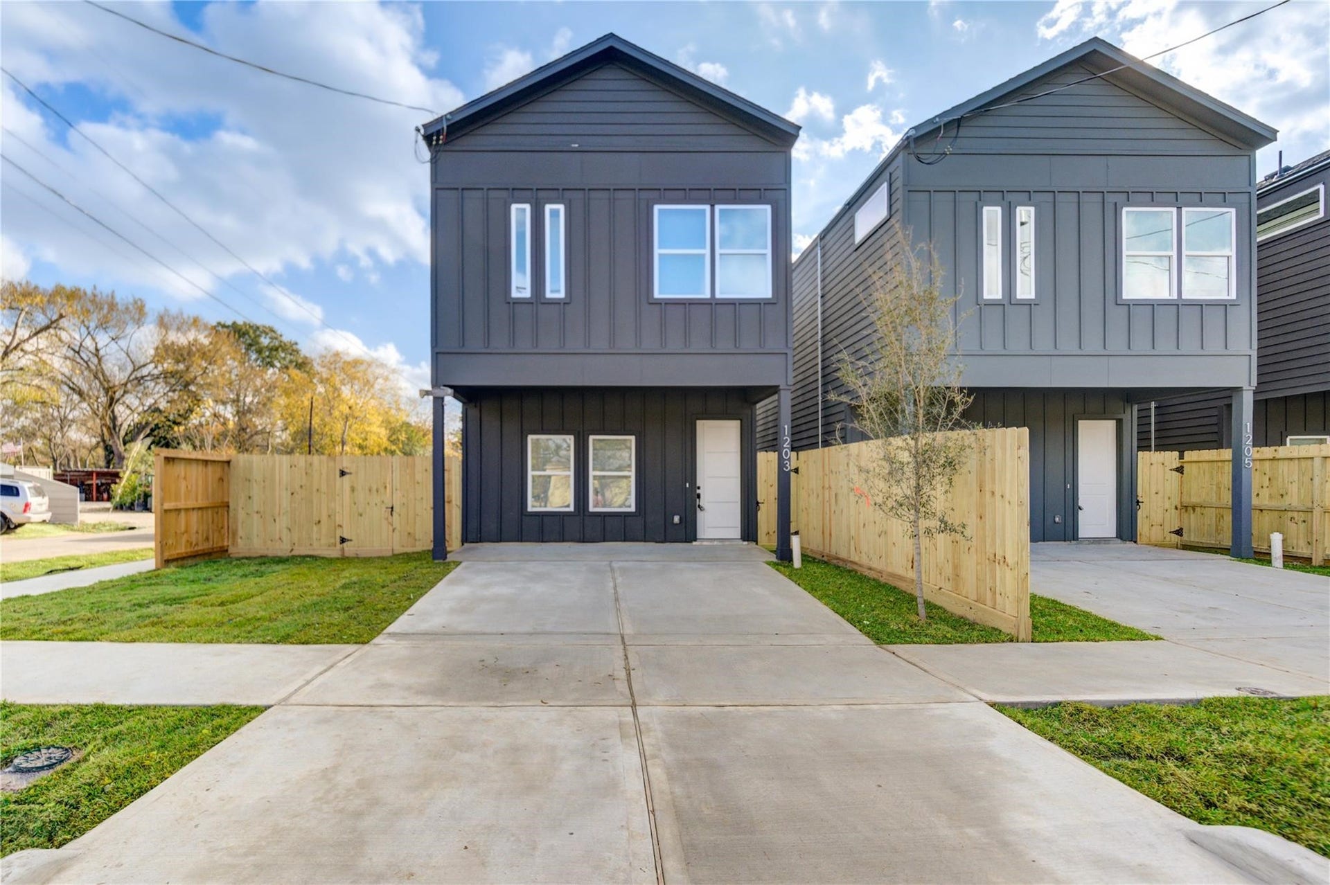 1203 Dewalt Street, Houston, TX 77088