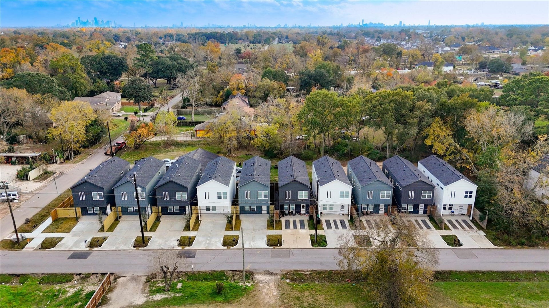 1203 Dewalt Street, Houston, TX 77088