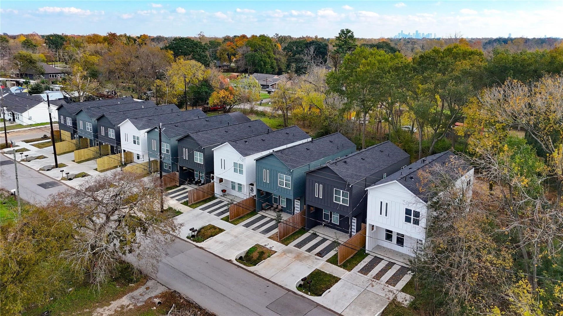 1203 Dewalt Street, Houston, TX 77088