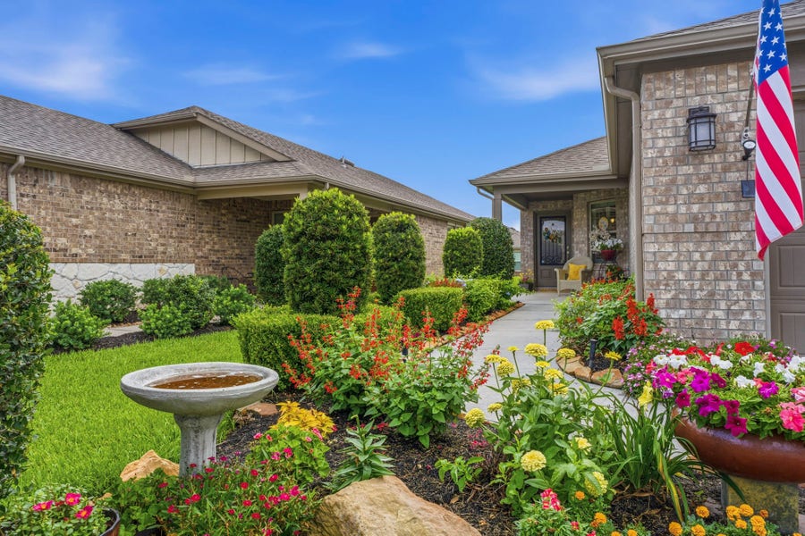 Property photo for 410 Thistle Thorn Drive, The Woodlands, TX