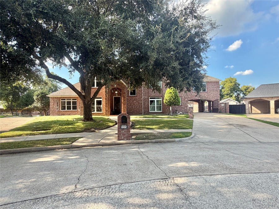 Property photo for 6815 Cedar Point Drive, Pasadena, TX