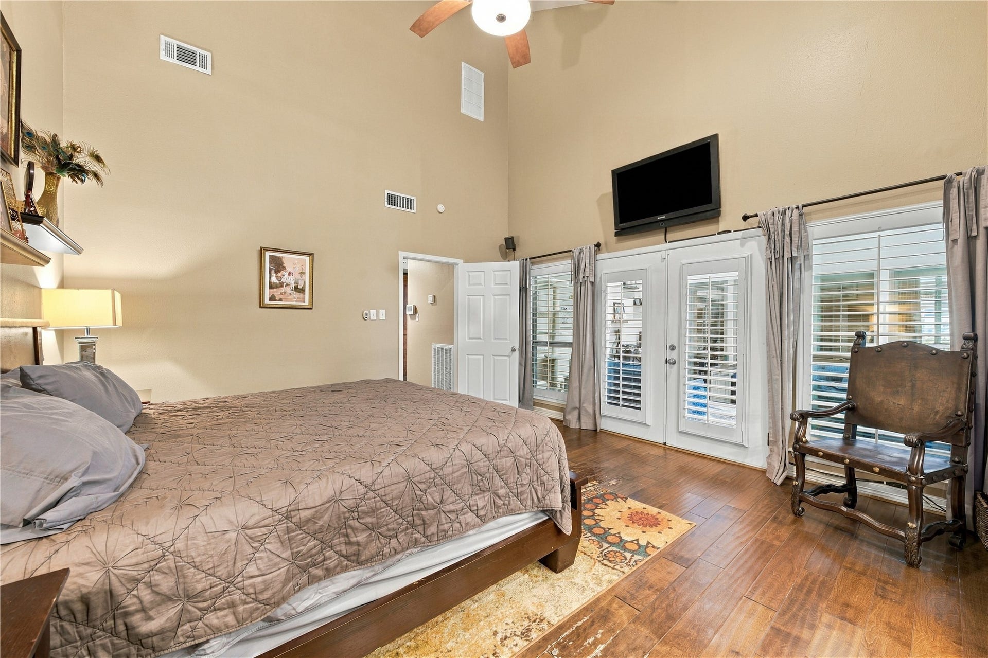 3211 Chris Drive, Houston, TX 77063 3211 Chris Drive, Houston, TX 77063
