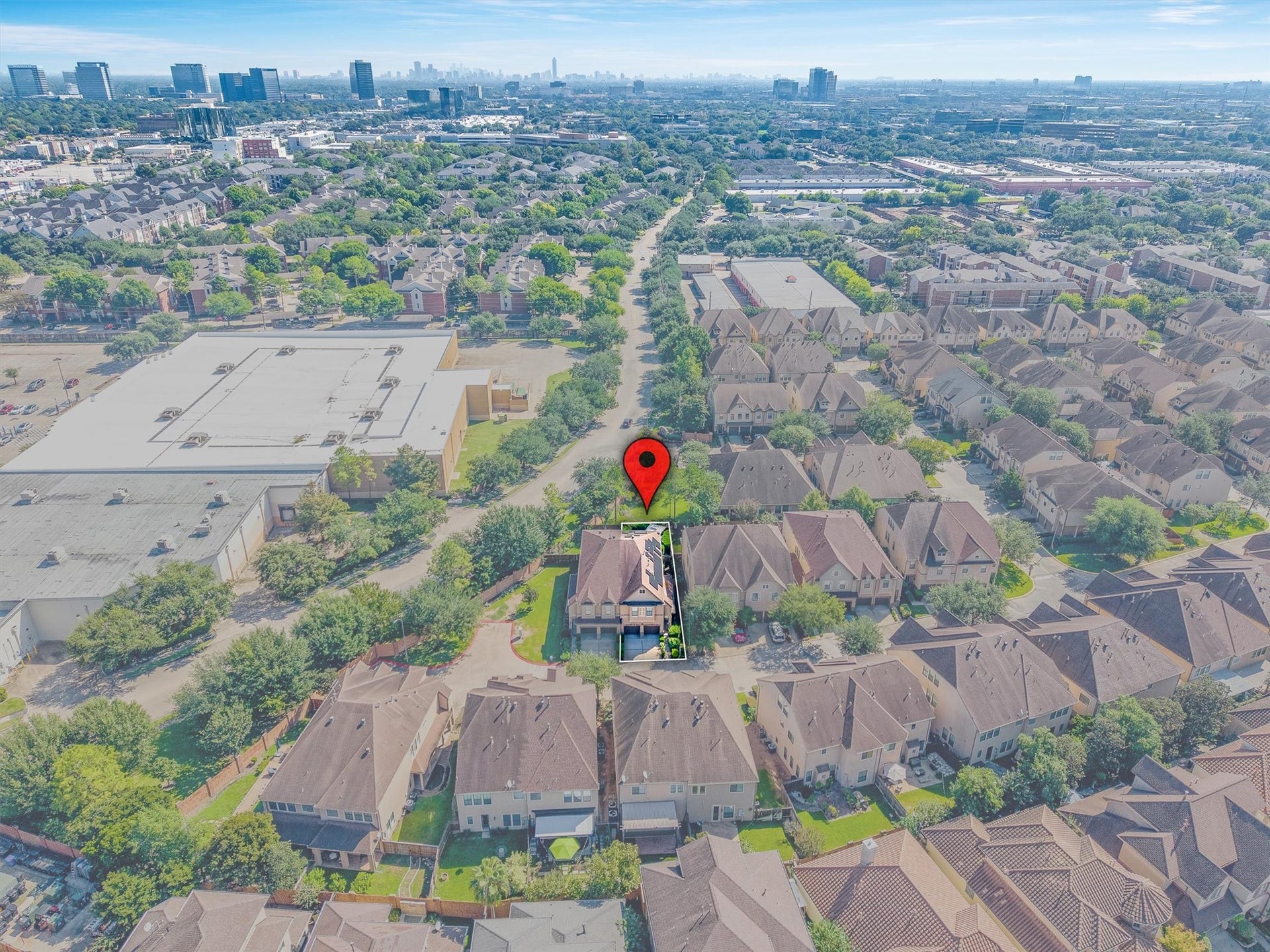 2919 Royal Oaks Crest, Houston, TX 77082 Nestled in a vibrant neighborhood, this spacious home offers convenient urban living with nearby amenities and easy access to the city skyline.