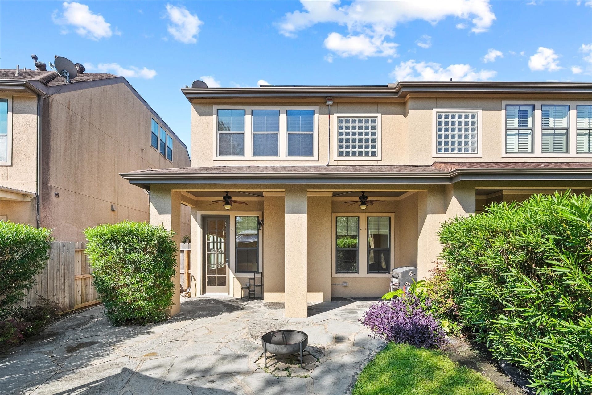 2919 Royal Oaks Crest, Houston, TX 77082 Great two-story home with a spacious, covered patio and well-maintained backyard, perfect for outdoor gatherings.