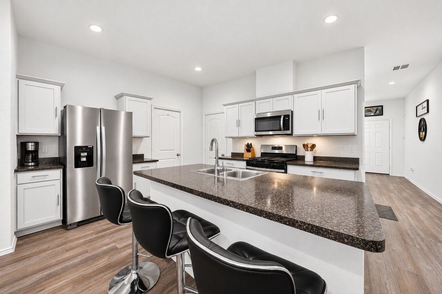 5630 Vintage Oakmont Drive, Spring, TX 77373 Beautiful Kitchen