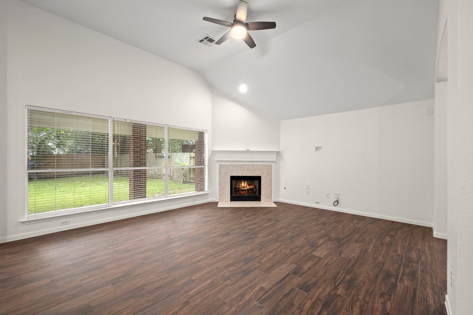 34 S Rambling Ridge Place, Conroe, TX 77385 34 S Rambling Ridge Place, Conroe, TX 77385