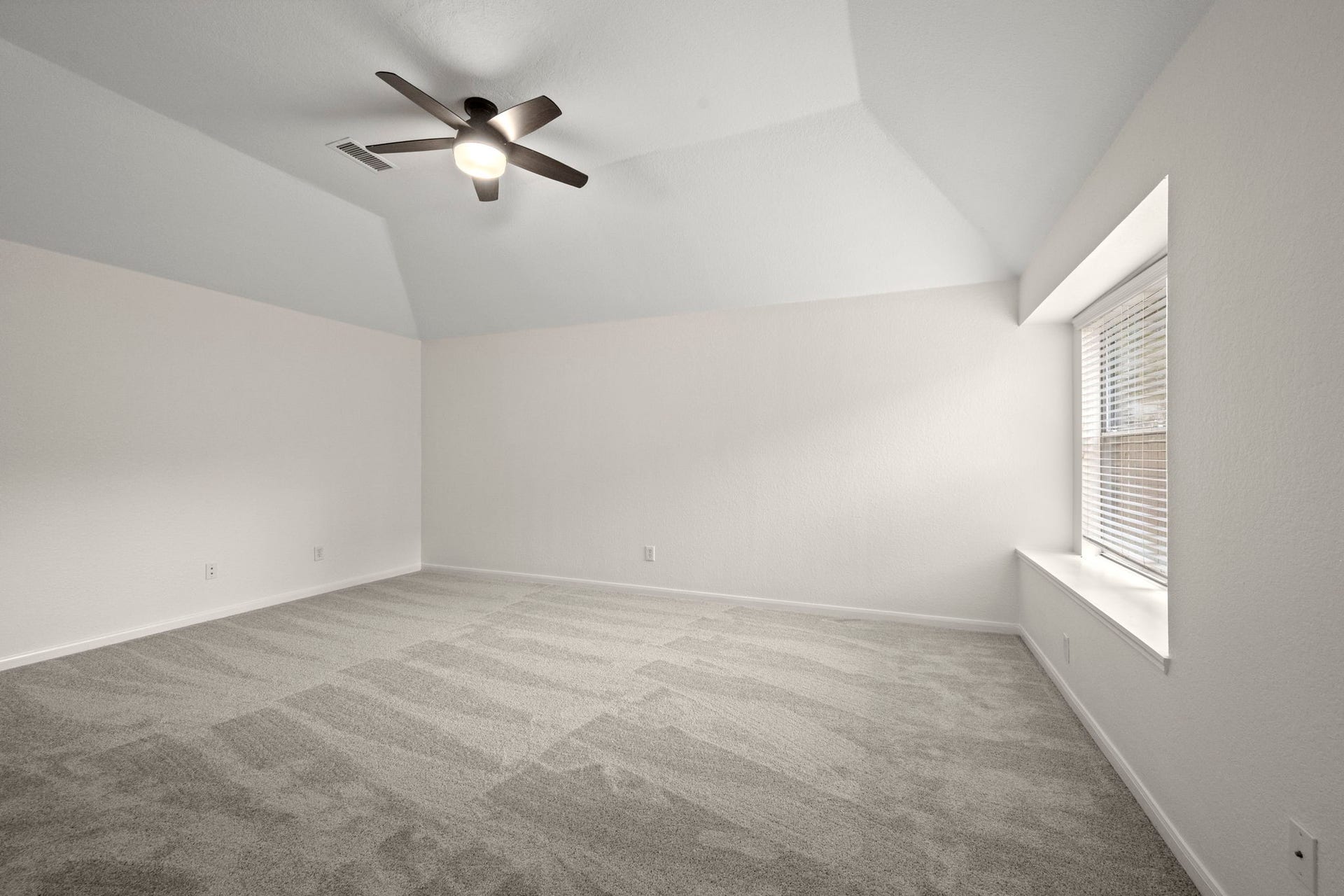 34 S Rambling Ridge Place, Conroe, TX 77385 34 S Rambling Ridge Place, Conroe, TX 77385