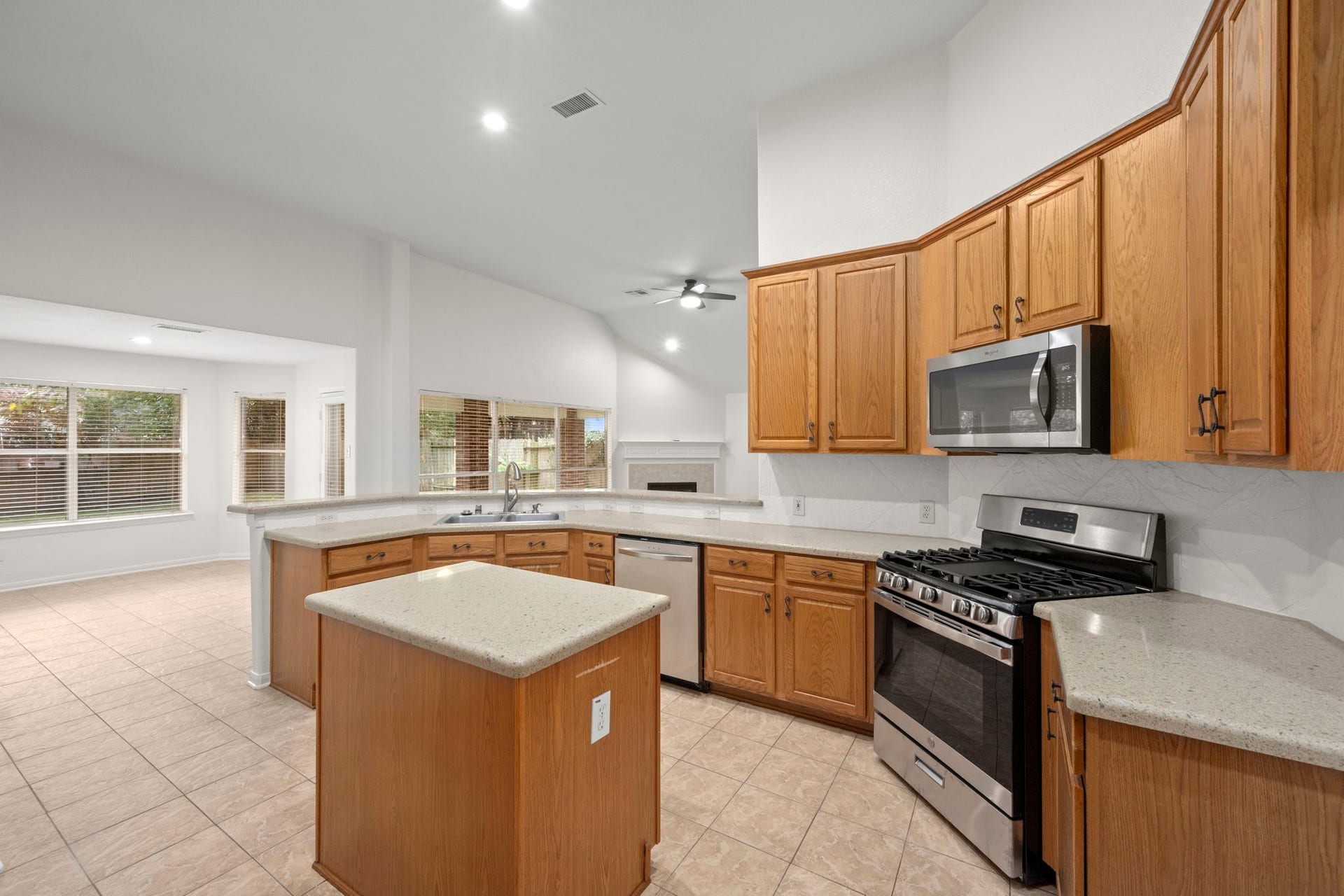 34 S Rambling Ridge Place, Conroe, TX 77385 34 S Rambling Ridge Place, Conroe, TX 77385