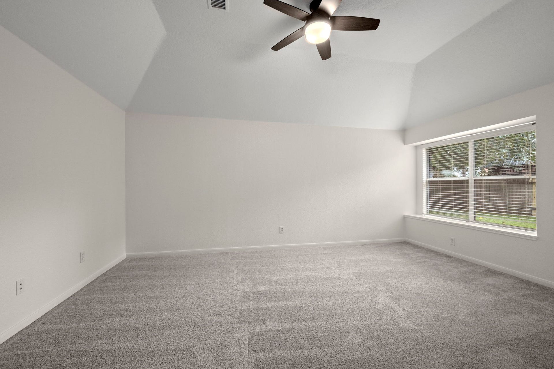 34 S Rambling Ridge Place, Conroe, TX 77385 34 S Rambling Ridge Place, Conroe, TX 77385