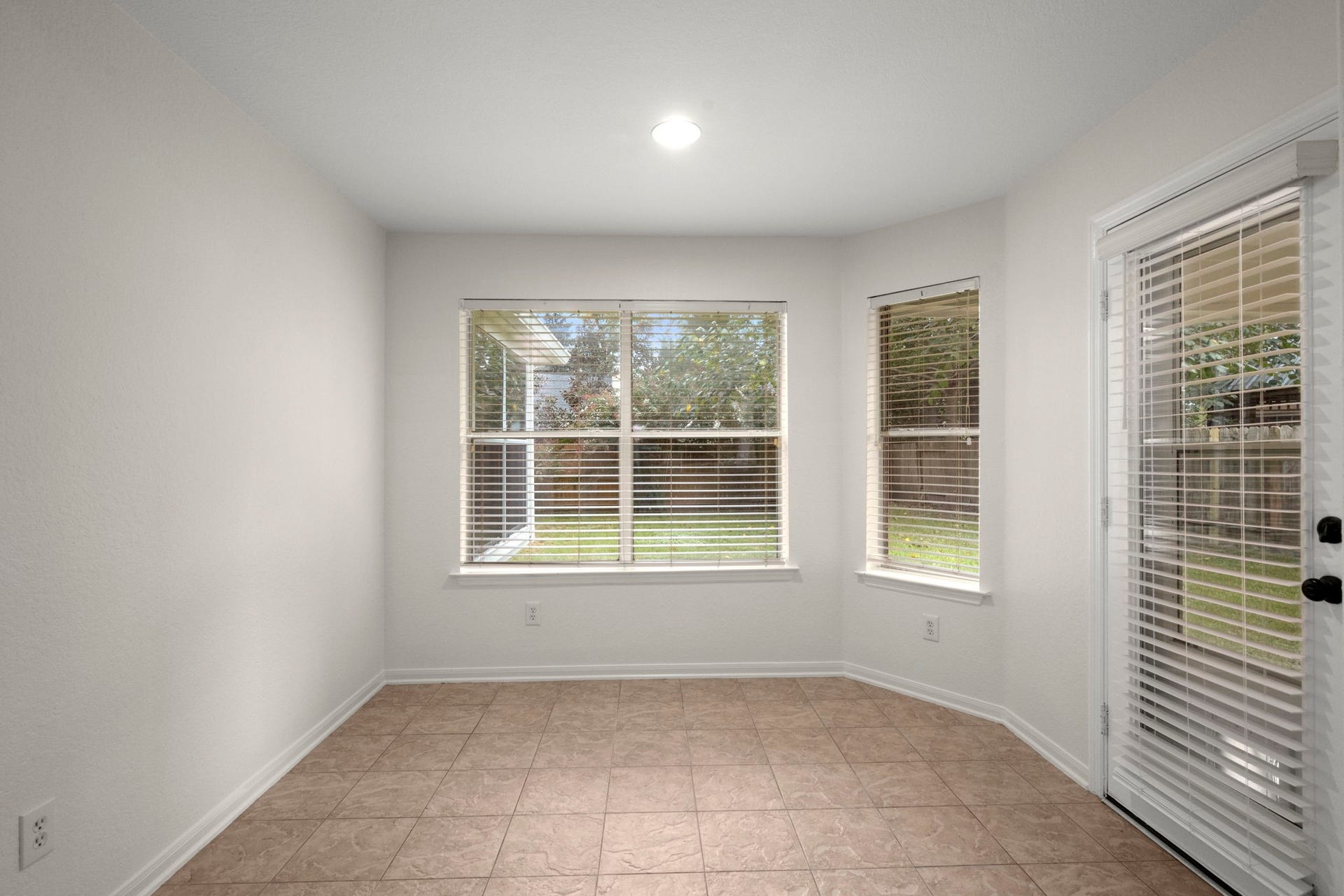 34 S Rambling Ridge Place, Conroe, TX 77385 34 S Rambling Ridge Place, Conroe, TX 77385