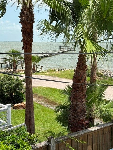 2406 Avenue P, San Leon, TX 77539 2406 Avenue P, San Leon, TX 77539