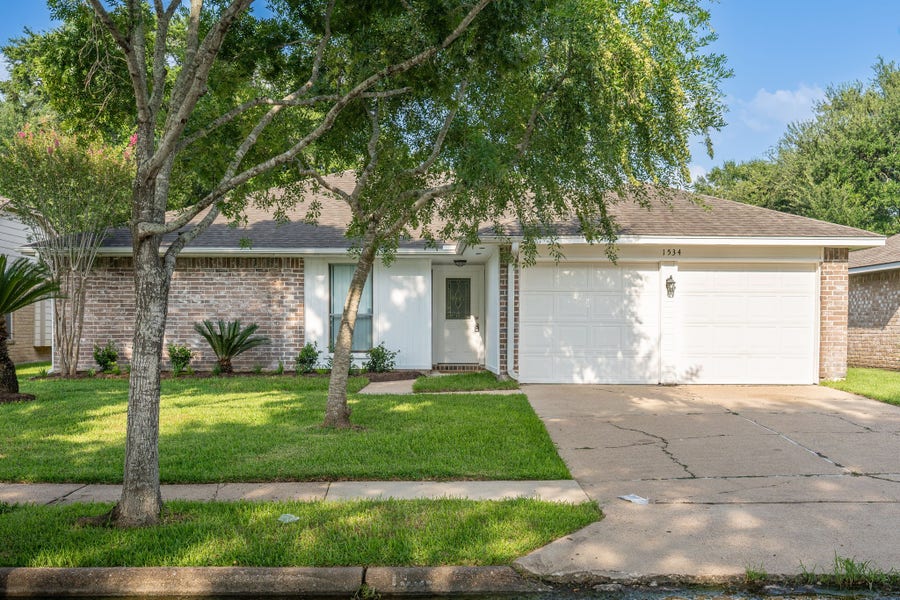 Property photo for 1534 Vickery Drive, Sugar Land, TX