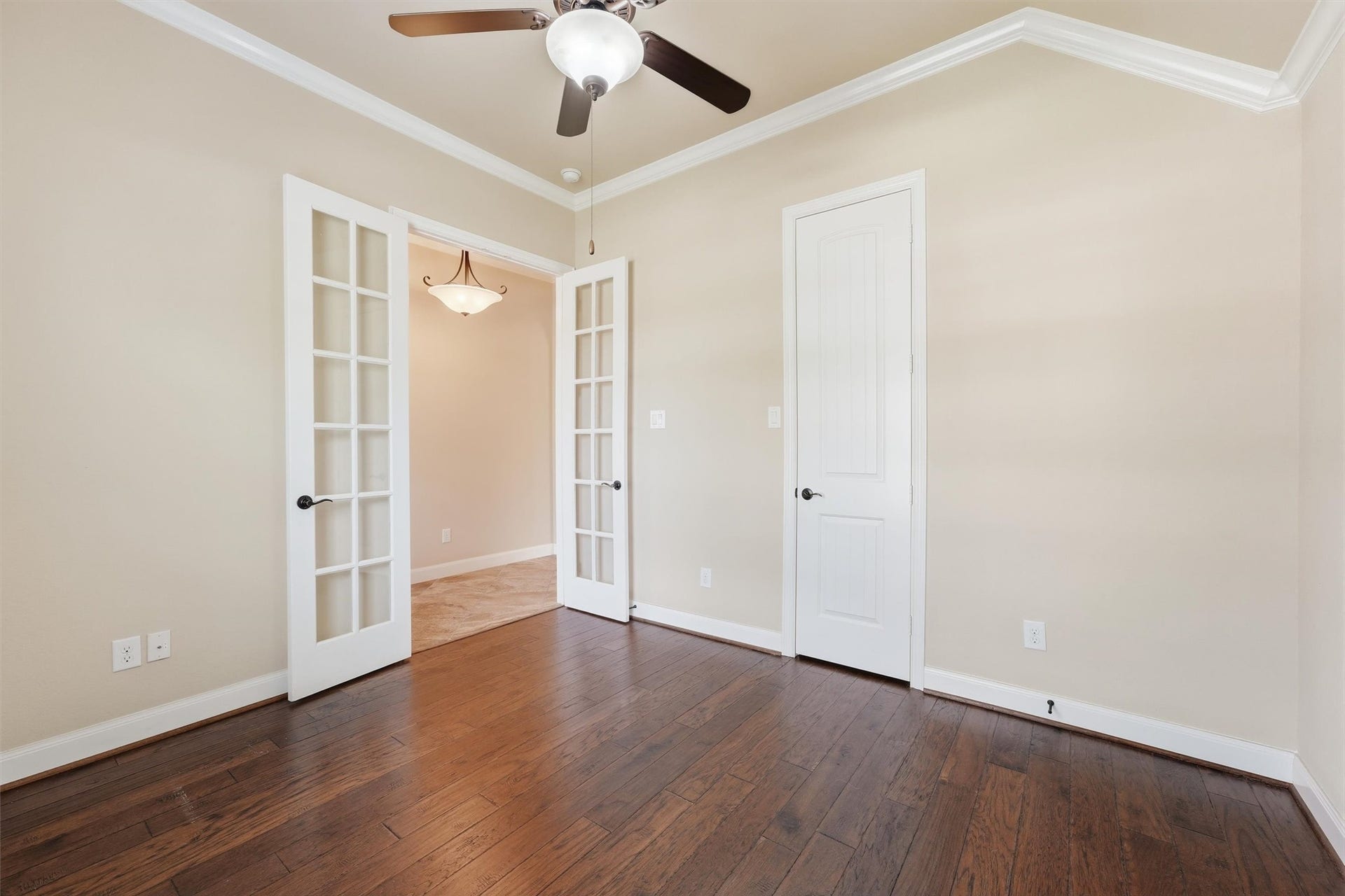 Front study with closet could serve as a 4th bedroom on 1st floor.