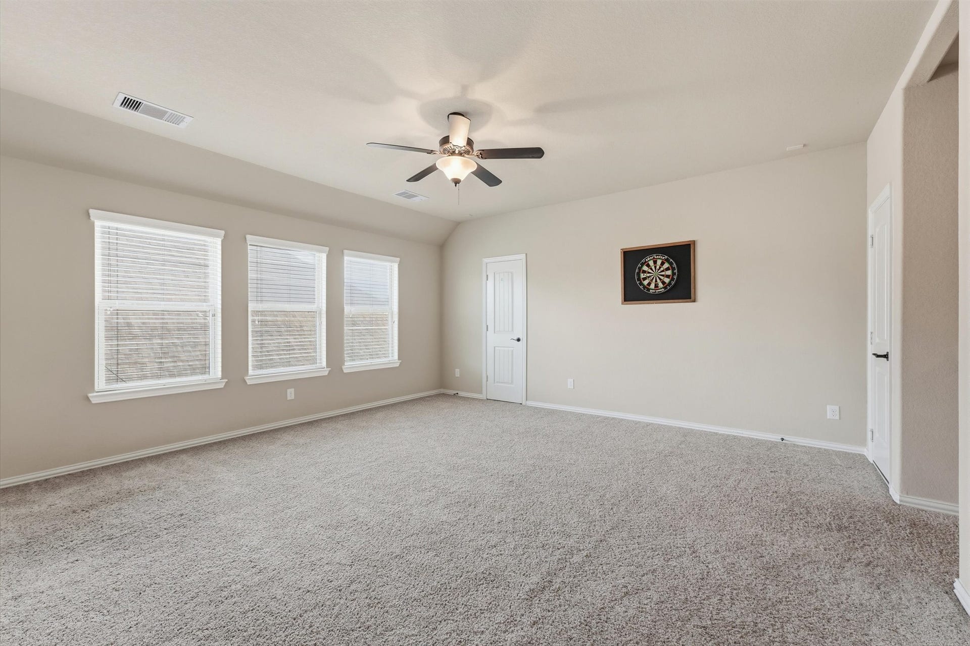 Flex room with full bath & closet upstairs.