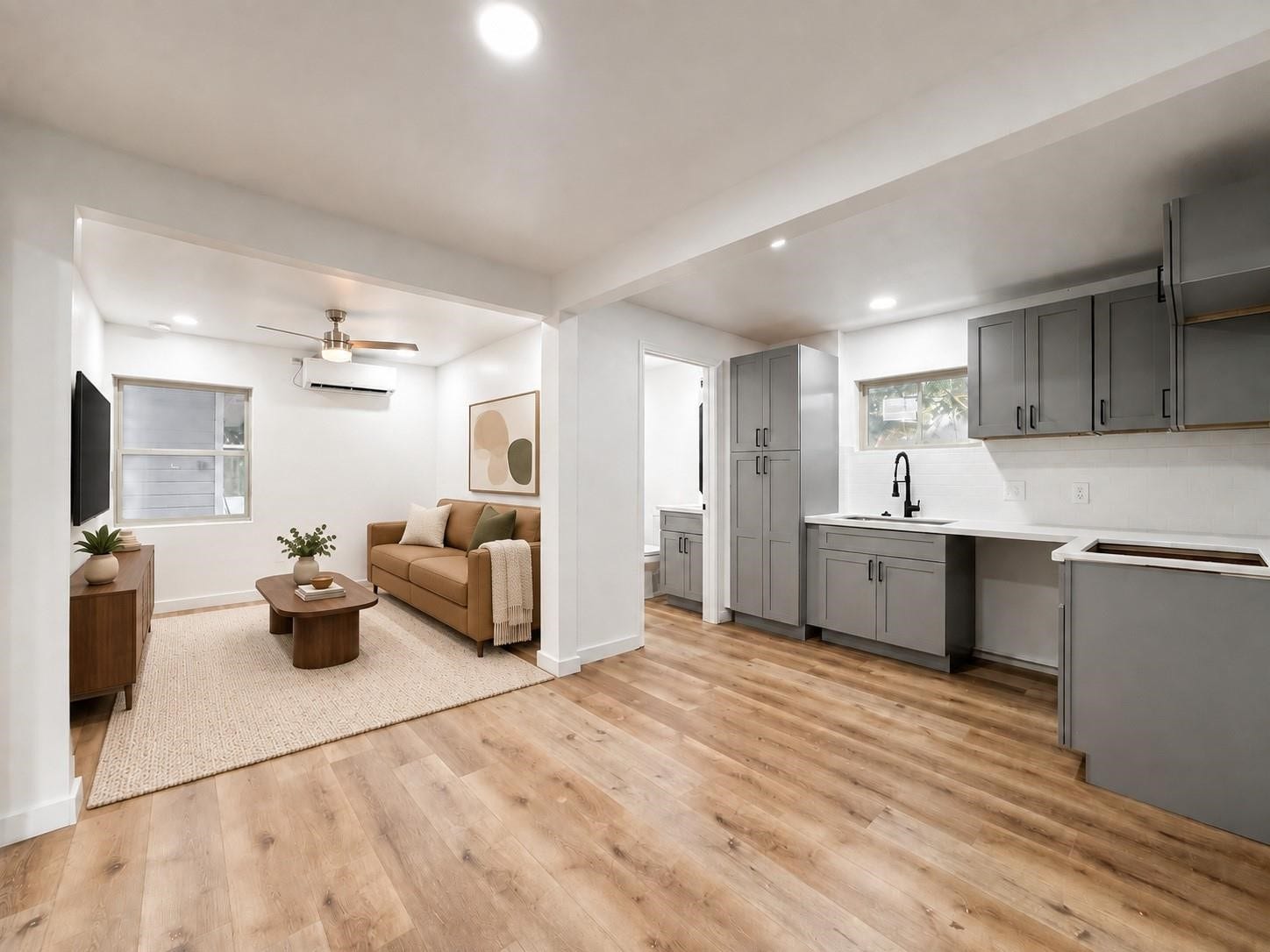 2223 N San Antonio Avenue, #1B, Pearland, TX 77581 A.I Staged