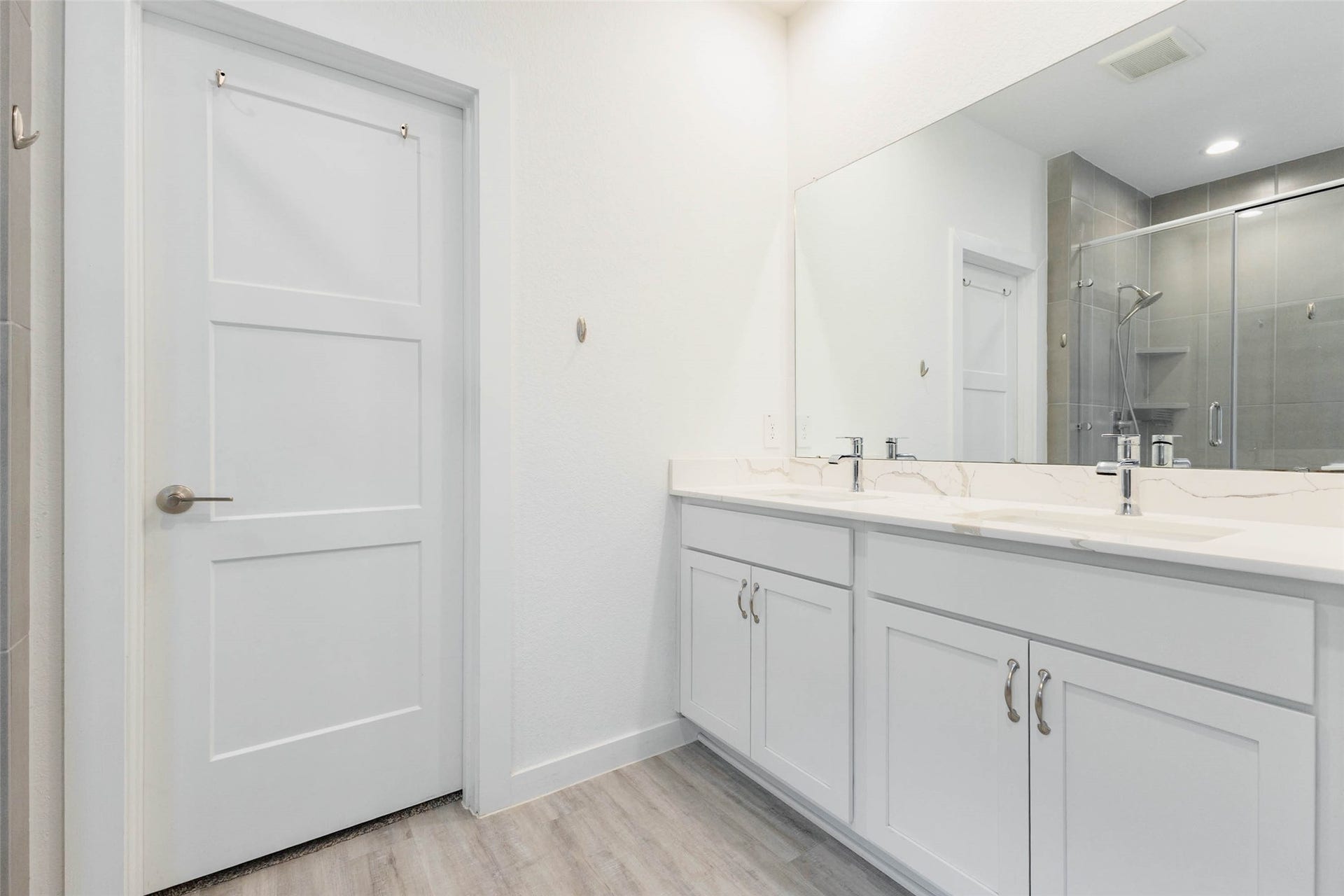 3205 Bello Green Lane, Katy, TX 77493 Primary bathroom vanity