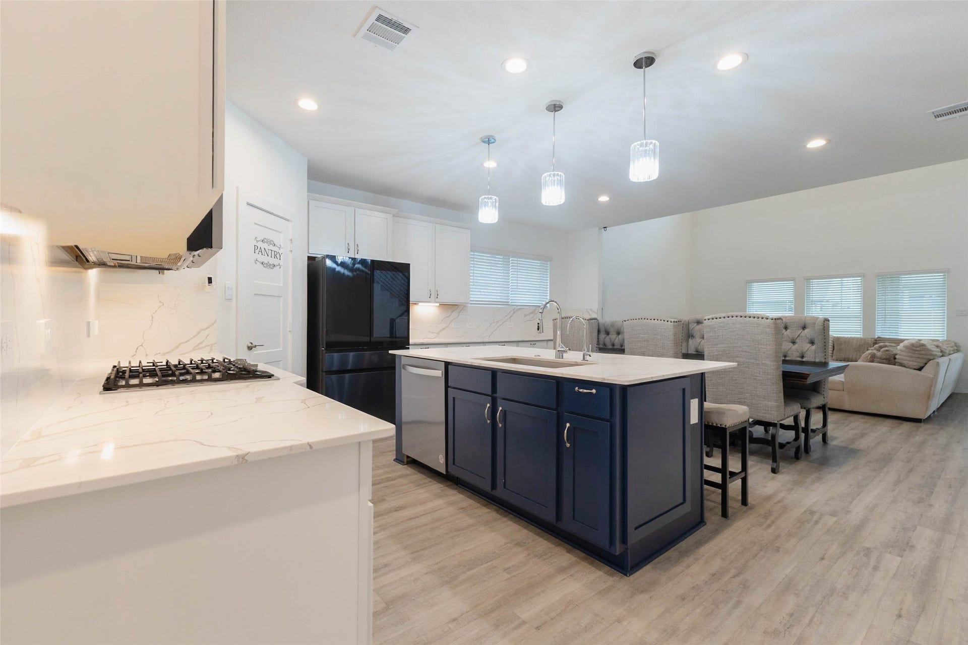3205 Bello Green Lane, Katy, TX 77493 Kitchen and open living area