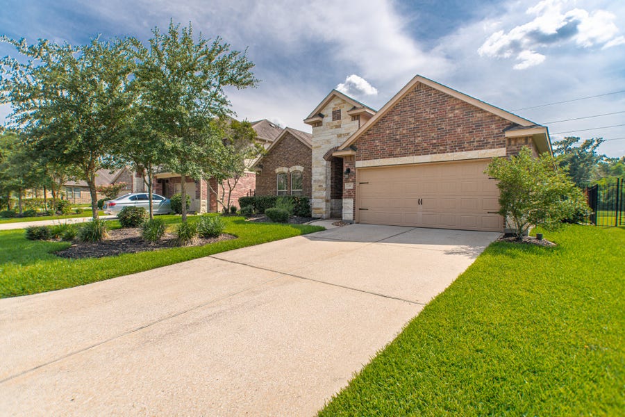 Property photo for 99 W Wading Pond Circle, The Woodlands, TX