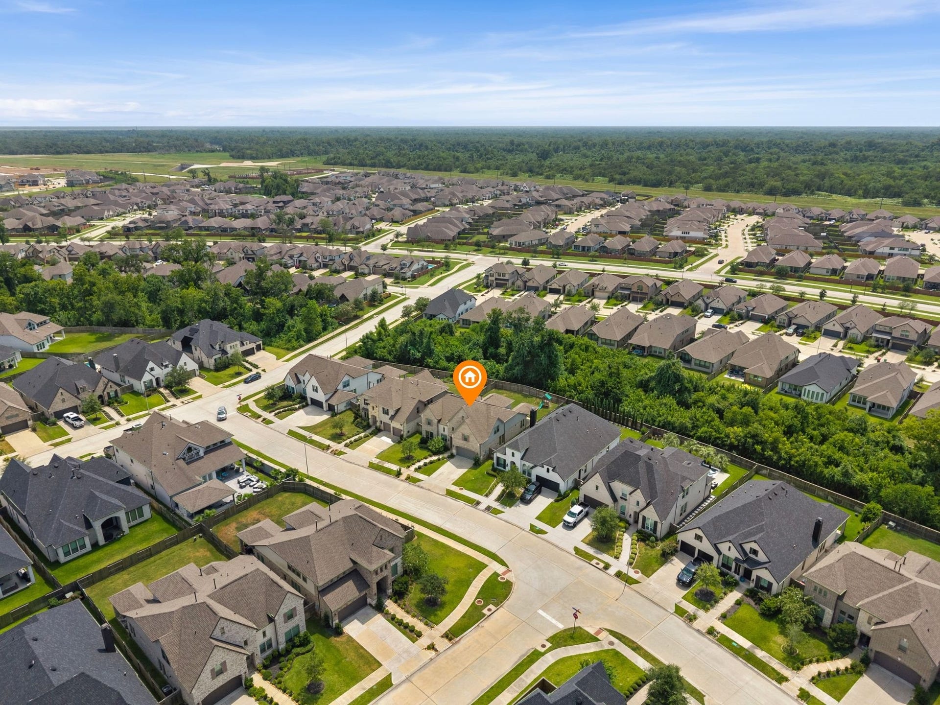 1911 Golden Leaf Drive, Missouri City, TX 77459 Aerial view of the neighborhoods tree-lined streets and green spaces.